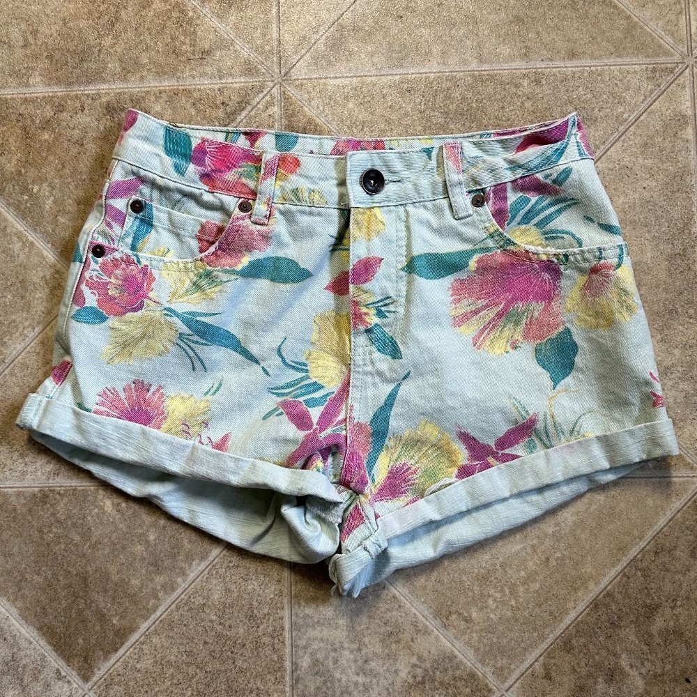 Women's Billabong Floral Shorts Size 26